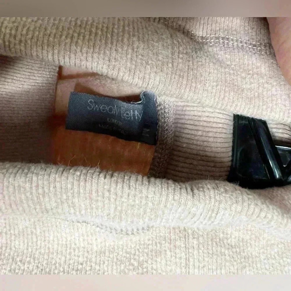 Sweaty Betty Made In Italy Turtleneck Sweater Size Medium - Picture 7 of 8